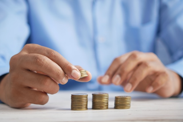 Online Cash Loan Loans, Charge Cards Or Savings: What Is Your Selection?